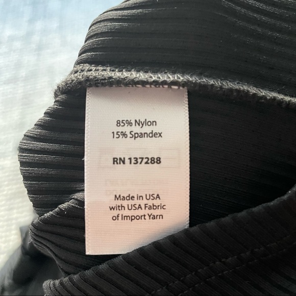 Year of Ours Black Ribbed Knit Long Sleeve Top Size Medium - Picture 4 of 6